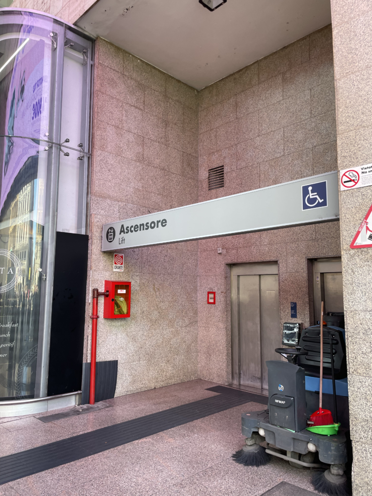 ascensore stazione Termini (lato via Marsala)